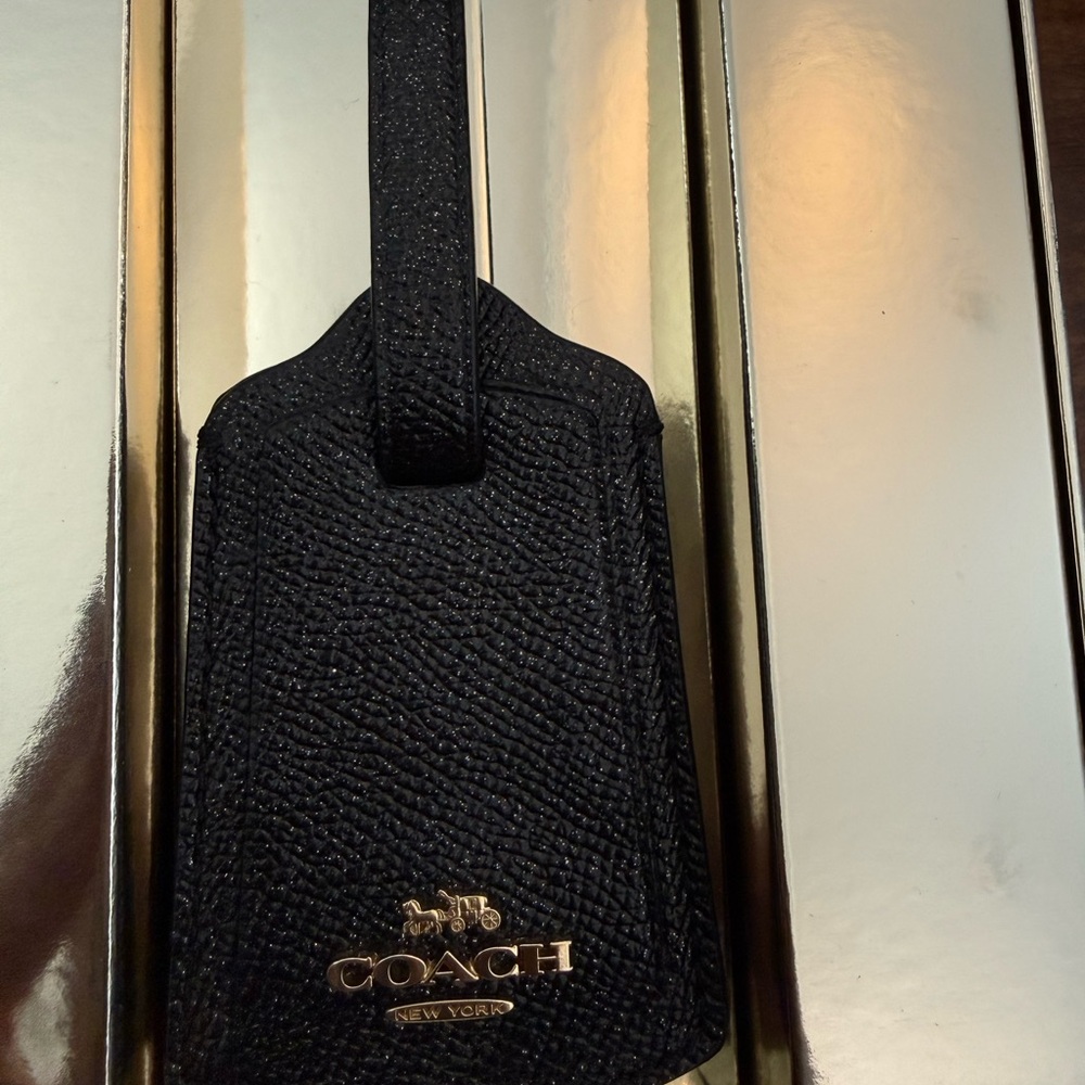 Coach Black Pebbled Glittery Leather Passport Book Cover & Luggage Tag Gold Logo - Picture 4 of 12
